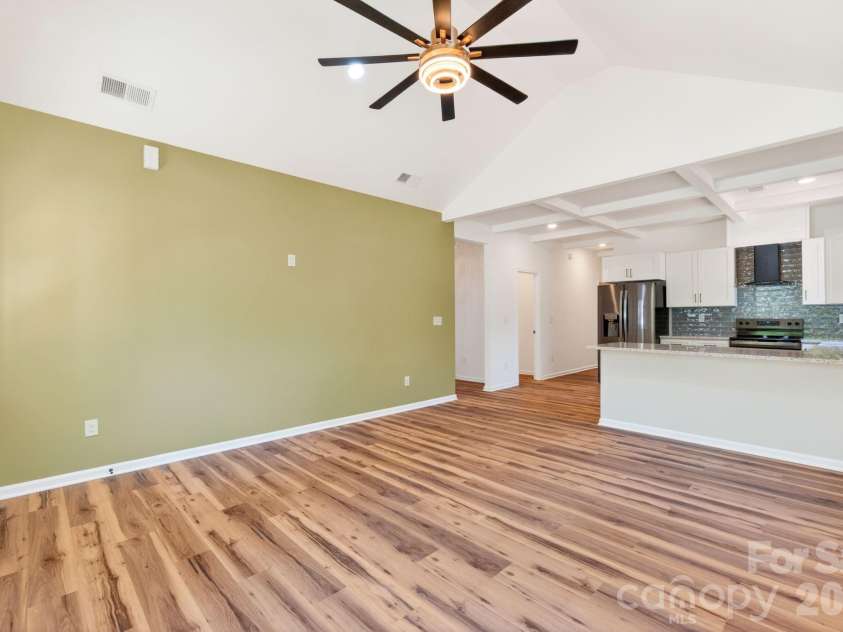 2016 Willis Drive, Shelby, NC 28152.  MLS# CAR4372059, YatesRealty ID 14945. 
