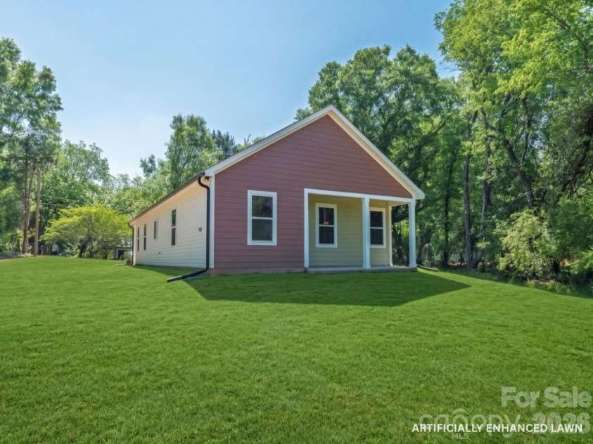 2016 Willis Drive, Shelby, NC 28152.  MLS# CAR4372059, YatesRealty ID 14945. 
