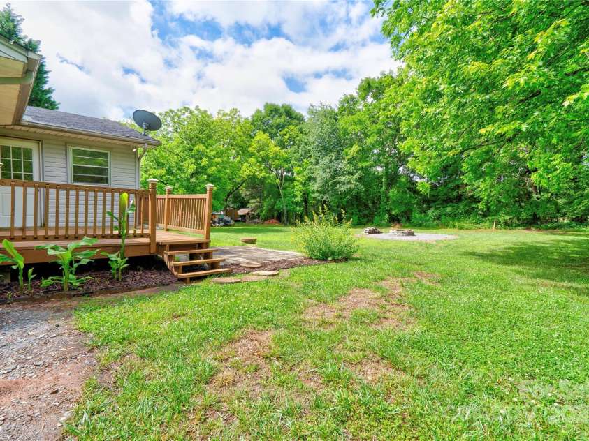 504 Forest Ridge Drive, Shelby, NC 28152.  MLS# CAR4258867, YatesRealty ID 14945. Back Deck/Firepit