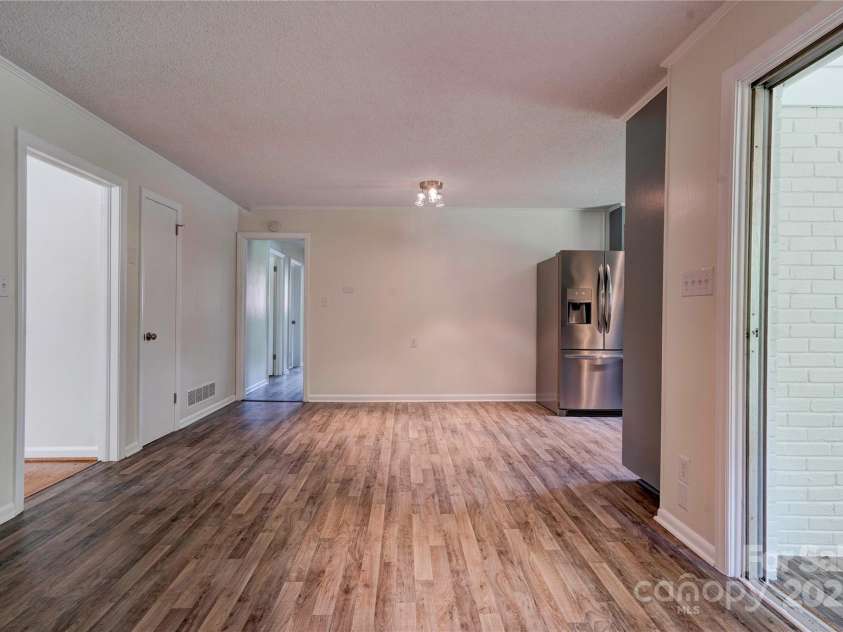 504 Forest Ridge Drive, Shelby, NC 28152.  MLS# CAR4258867, YatesRealty ID 14945. Dining/Breakfast Room