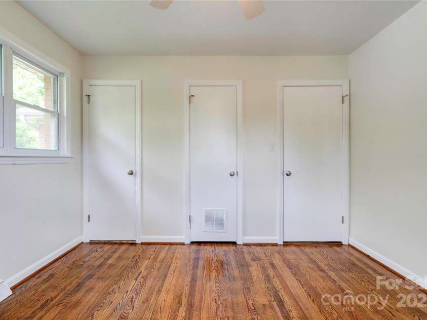 504 Forest Ridge Drive, Shelby, NC 28152.  MLS# CAR4258867, YatesRealty ID 14945. Primary Bedroom