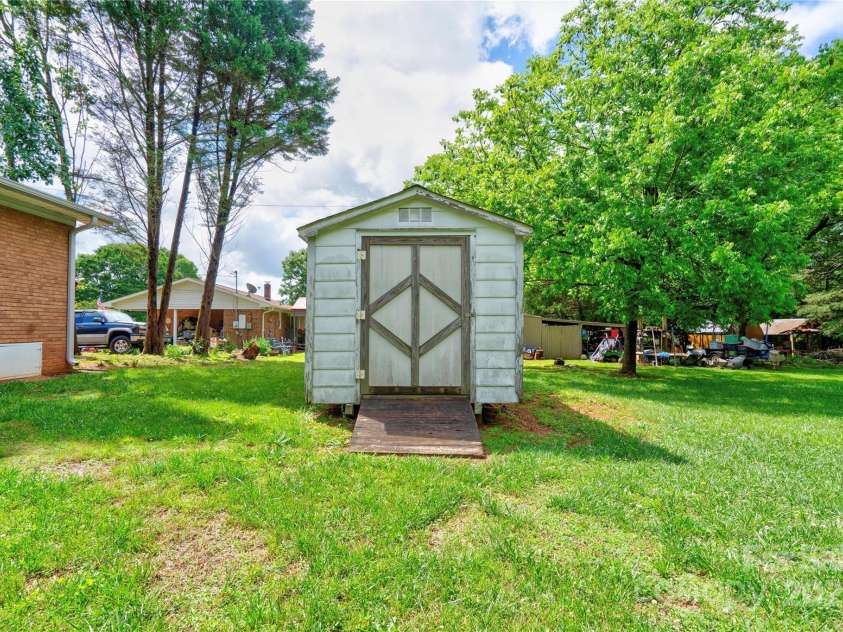 504 Forest Ridge Drive, Shelby, NC 28152.  MLS# CAR4258867, YatesRealty ID 14945. Storage Building