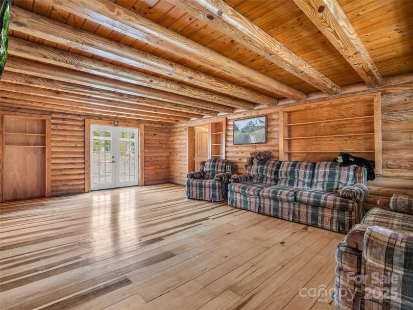 2069 Pot Shoals Road, Saluda, NC 28773.  MLS# CAR4216545, YatesRealty ID 14946. Living Room