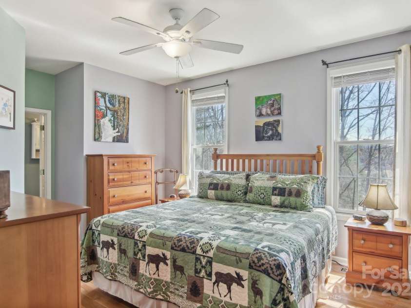 25 Sunset View Drive, Horse Shoe, NC 28742.  MLS# CAR4240179, YatesRealty ID 14948. 