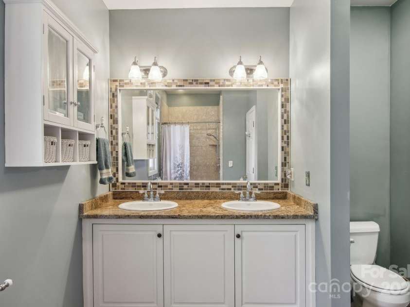 25 Sunset View Drive, Horse Shoe, NC 28742.  MLS# CAR4240179, YatesRealty ID 14948. 