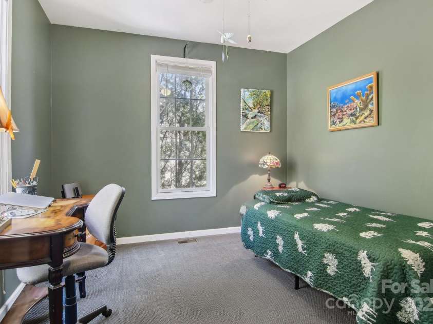 25 Sunset View Drive, Horse Shoe, NC 28742.  MLS# CAR4240179, YatesRealty ID 14948. 