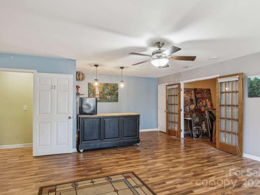 25 Sunset View Drive, Horse Shoe, NC 28742.  MLS# CAR4240179, YatesRealty ID 14948. 