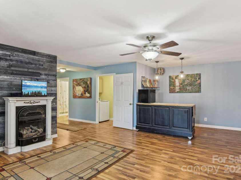 25 Sunset View Drive, Horse Shoe, NC 28742.  MLS# CAR4240179, YatesRealty ID 14948. 