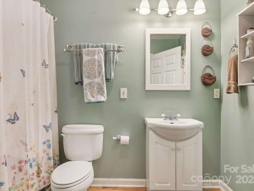25 Sunset View Drive, Horse Shoe, NC 28742.  MLS# CAR4240179, YatesRealty ID 14948. 