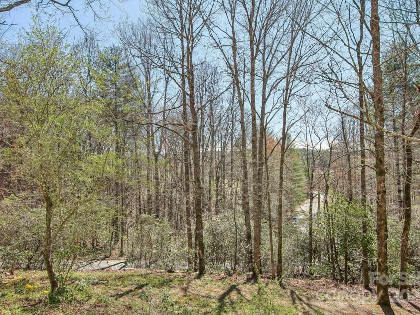 25 Sunset View Drive, Horse Shoe, NC 28742.  MLS# CAR4240179, YatesRealty ID 14948. 
