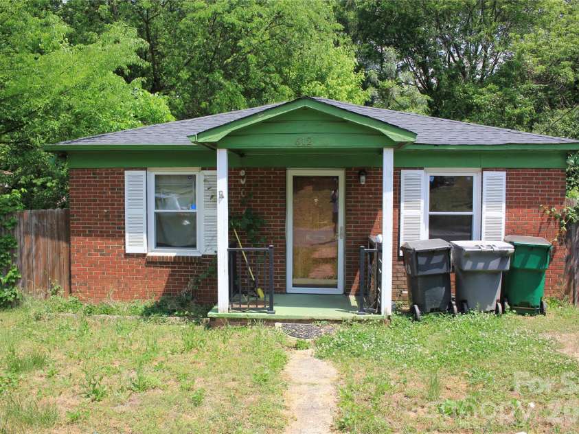 612 Miller Street, Charlotte, NC 28203.  MLS# CAR4373827, YatesRealty ID 14948. 