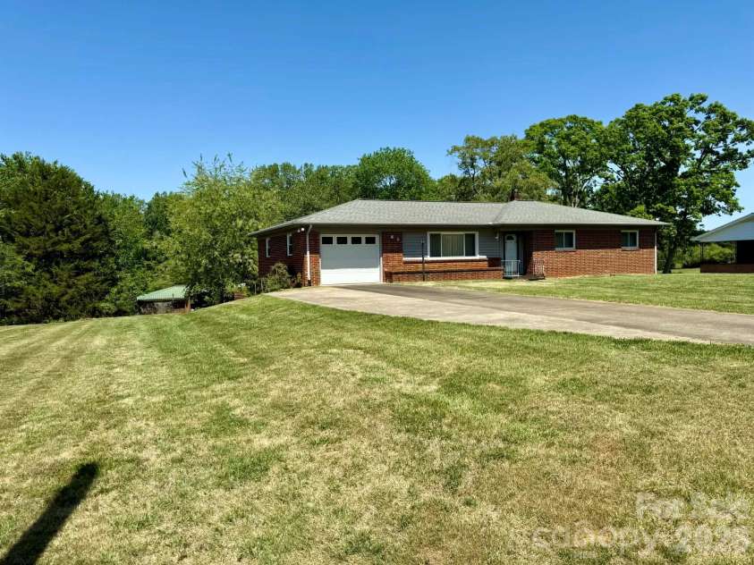 3195 Westview Street, Valdese, NC 28690.  MLS# CAR4372995, YatesRealty ID 14949. 