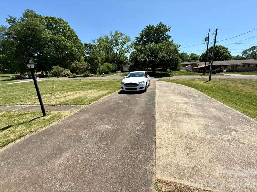 3195 Westview Street, Valdese, NC 28690.  MLS# CAR4372995, YatesRealty ID 14949. 