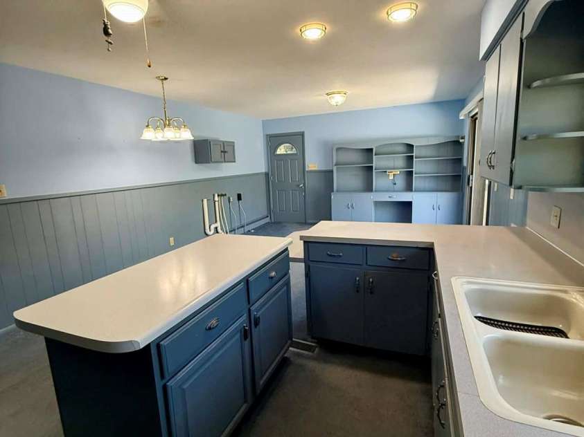3195 Westview Street, Valdese, NC 28690.  MLS# CAR4372995, YatesRealty ID 14949. 