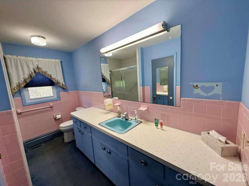 3195 Westview Street, Valdese, NC 28690.  MLS# CAR4372995, YatesRealty ID 14949. 
