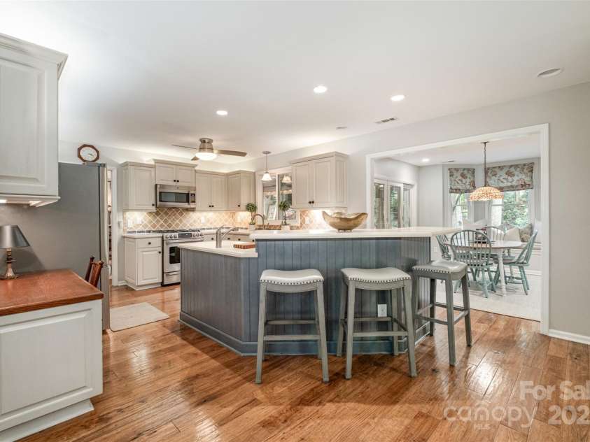 8700 Thornbury Lane, Huntersville, NC 28078.  MLS# CAR4259824, YatesRealty ID 14949. 