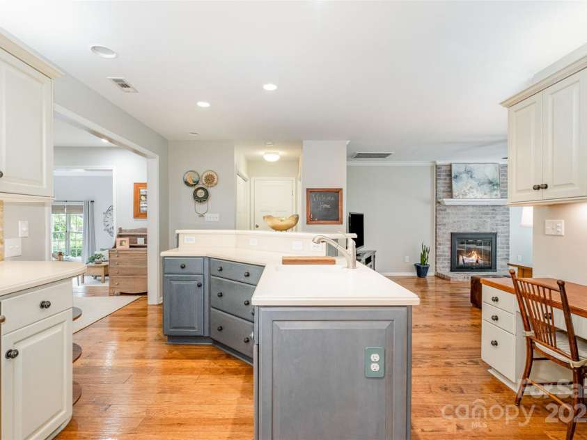 8700 Thornbury Lane, Huntersville, NC 28078.  MLS# CAR4259824, YatesRealty ID 14949. 