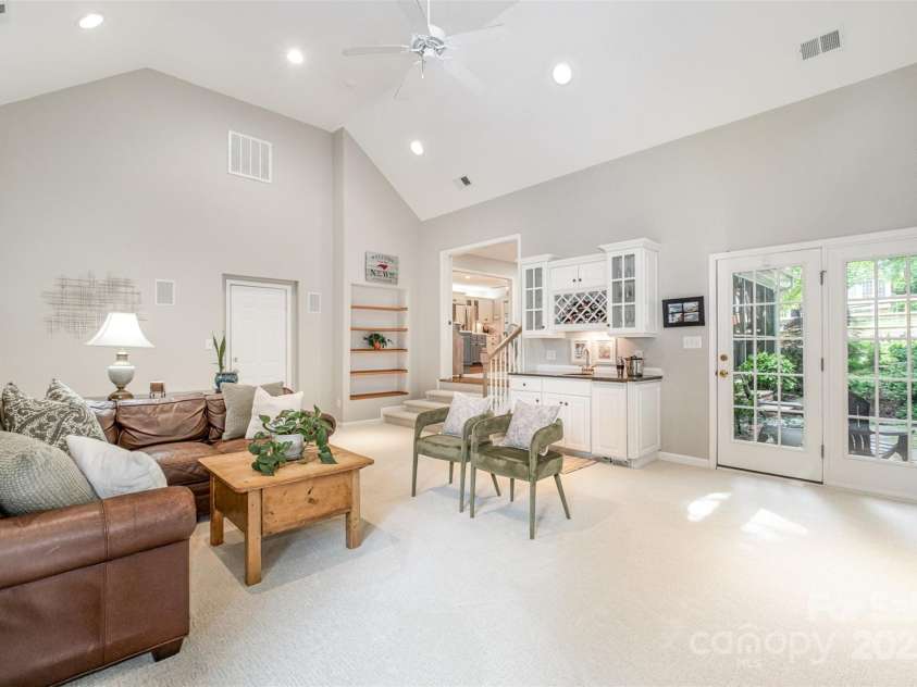8700 Thornbury Lane, Huntersville, NC 28078.  MLS# CAR4259824, YatesRealty ID 14949. 