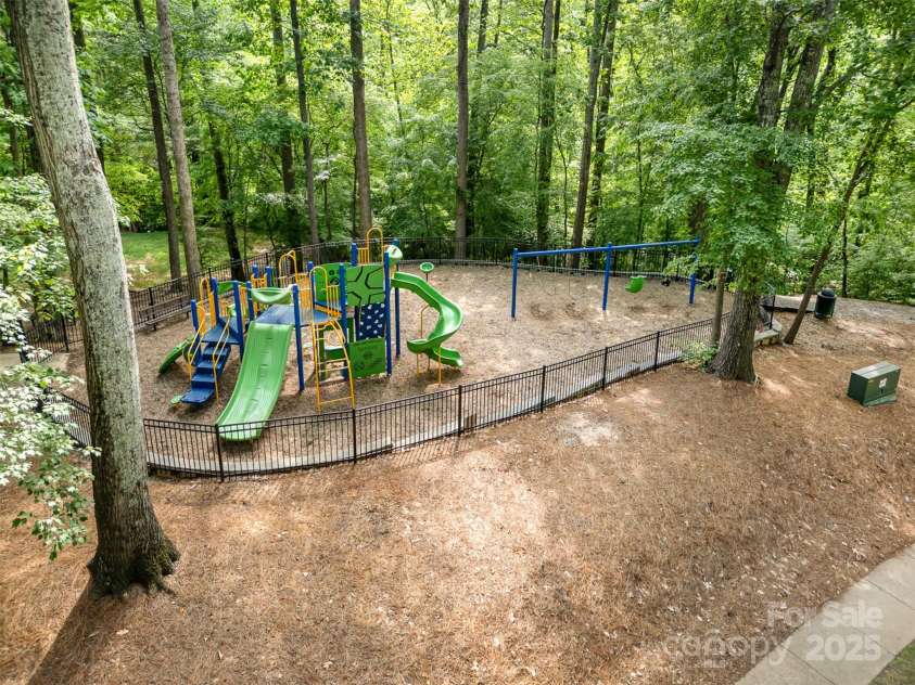 8700 Thornbury Lane, Huntersville, NC 28078.  MLS# CAR4259824, YatesRealty ID 14949. 