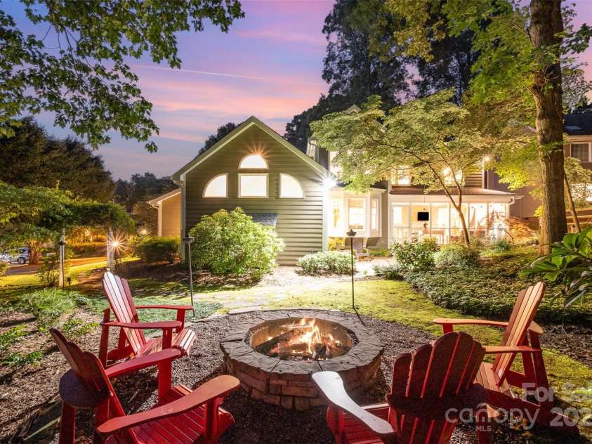 8700 Thornbury Lane, Huntersville, NC 28078.  MLS# CAR4259824, YatesRealty ID 14949. 