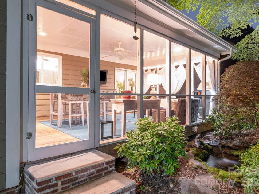 8700 Thornbury Lane, Huntersville, NC 28078.  MLS# CAR4259824, YatesRealty ID 14949. 