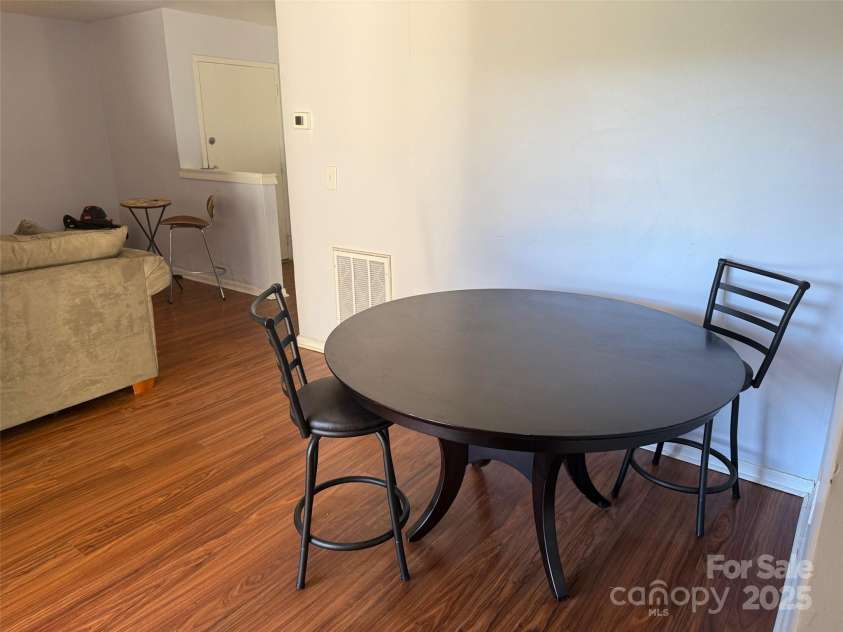 4823 Spring Lake Drive, Charlotte, NC 28212.  MLS# CAR4331709, YatesRealty ID 1495. 