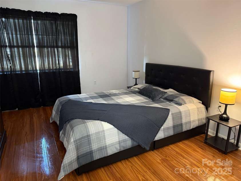 4823 Spring Lake Drive, Charlotte, NC 28212.  MLS# CAR4331709, YatesRealty ID 1495. Primary bedroom