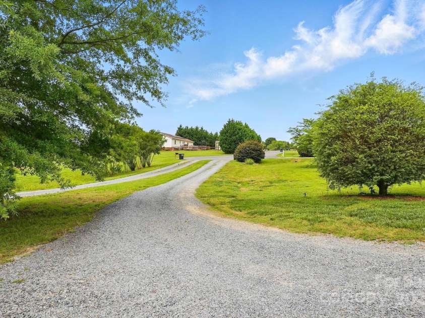 5359 Lake Glenn Drive, Stanfield, NC 28163.  MLS# CAR4259331, YatesRealty ID 14950. 