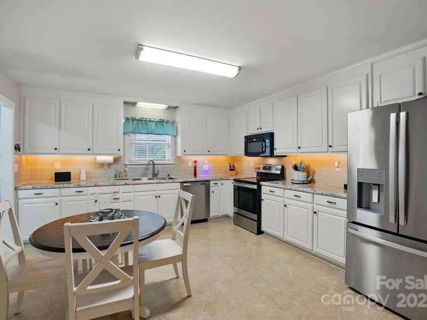 5359 Lake Glenn Drive, Stanfield, NC 28163.  MLS# CAR4259331, YatesRealty ID 14950. 