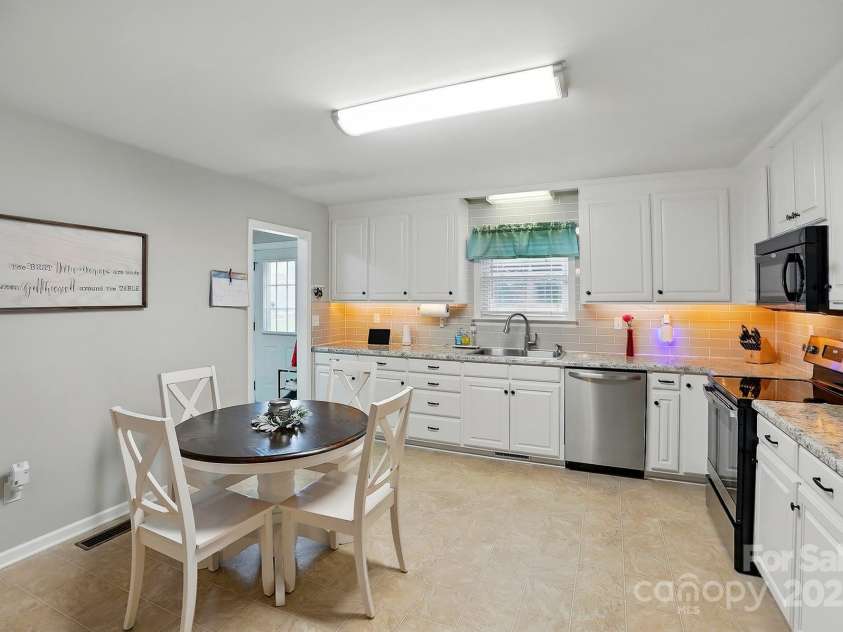 5359 Lake Glenn Drive, Stanfield, NC 28163.  MLS# CAR4259331, YatesRealty ID 14950. 