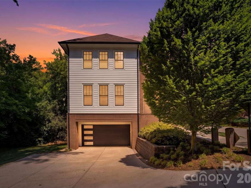 630 Welker Street, Charlotte, NC 28204.  MLS# CAR4370275, YatesRealty ID 14951. 