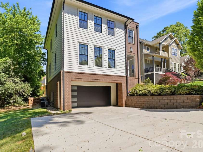 630 Welker Street, Charlotte, NC 28204.  MLS# CAR4370275, YatesRealty ID 14951. 