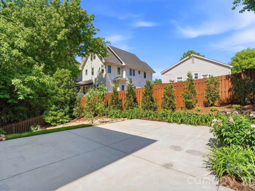 630 Welker Street, Charlotte, NC 28204.  MLS# CAR4370275, YatesRealty ID 14951. 
