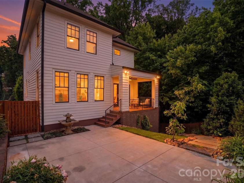 630 Welker Street, Charlotte, NC 28204.  MLS# CAR4370275, YatesRealty ID 14951. 