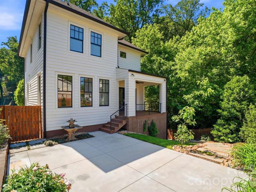 630 Welker Street, Charlotte, NC 28204.  MLS# CAR4370275, YatesRealty ID 14951. 