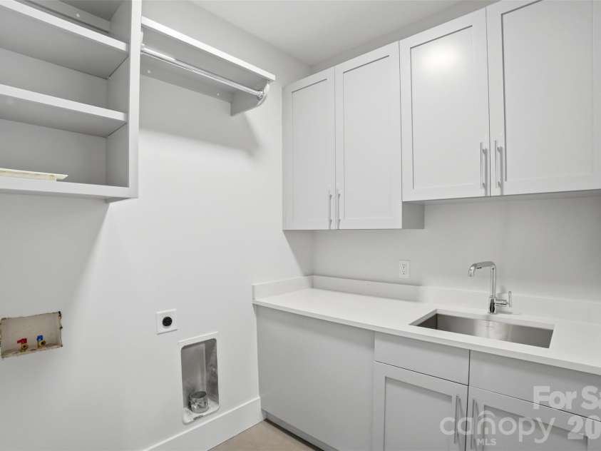 630 Welker Street, Charlotte, NC 28204.  MLS# CAR4370275, YatesRealty ID 14951. 