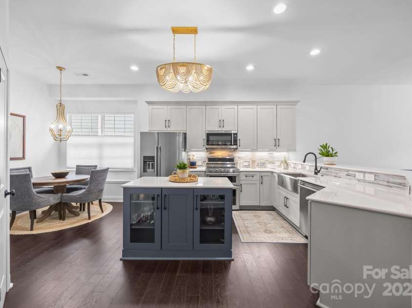 15913 Trenton Place Road, Huntersville, NC 28078.  MLS# CAR4259795, YatesRealty ID 14953. Expansive prep space both on the peninsula bar area and the prep island