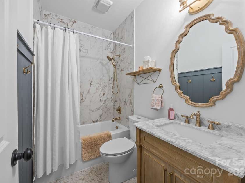 15913 Trenton Place Road, Huntersville, NC 28078.  MLS# CAR4259795, YatesRealty ID 14953. Remodeled hall bath