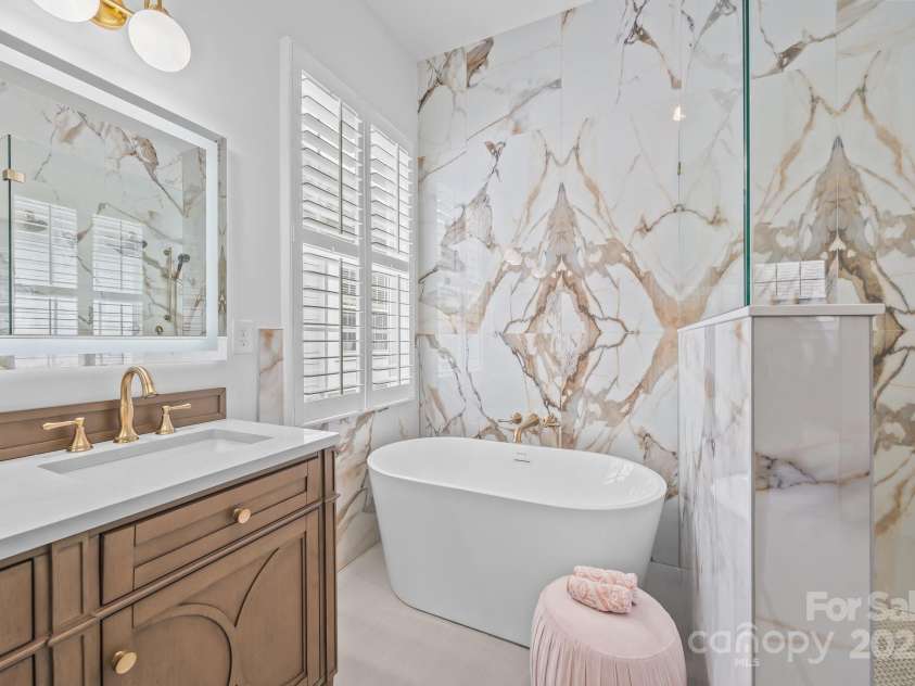 15913 Trenton Place Road, Huntersville, NC 28078.  MLS# CAR4259795, YatesRealty ID 14953. Soaking tub with plumbing configured out of the wall