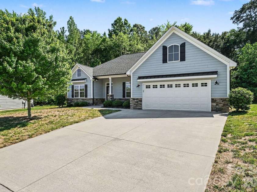 2660 Poplar Cove Drive, Concord, NC 28027.  MLS# CAR4372832, YatesRealty ID 14953. 