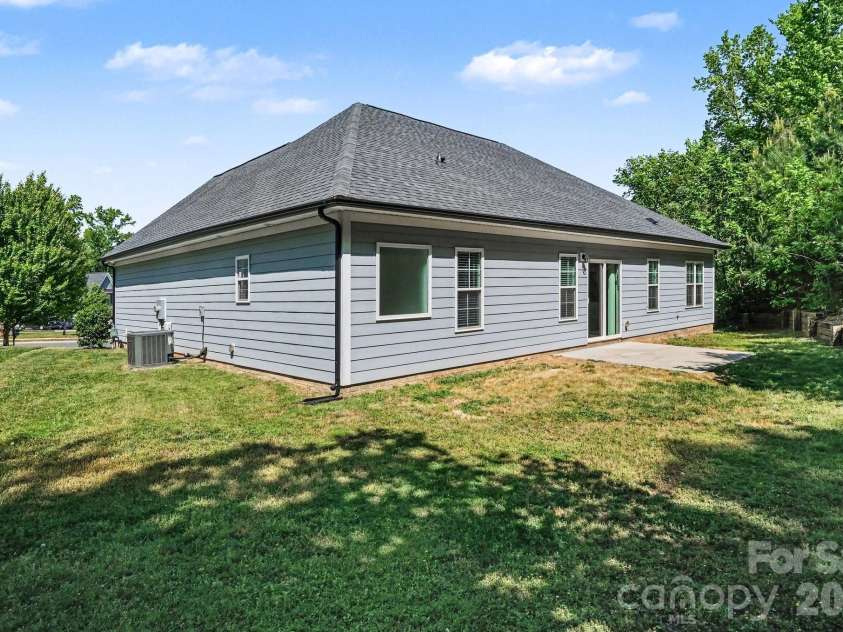 2660 Poplar Cove Drive, Concord, NC 28027.  MLS# CAR4372832, YatesRealty ID 14953. 