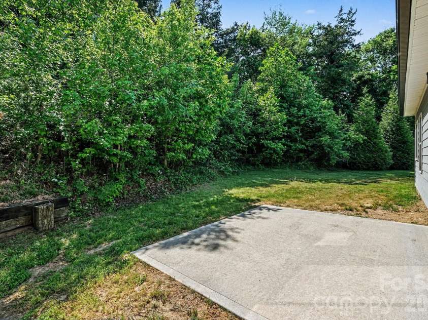 2660 Poplar Cove Drive, Concord, NC 28027.  MLS# CAR4372832, YatesRealty ID 14953. 