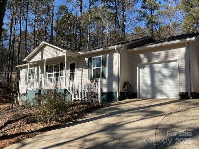 119 Creek View Road, Mooresville, NC 28117.  MLS# CAR4214612, YatesRealty ID 14954. 