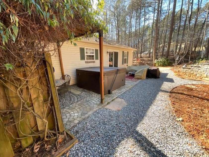 119 Creek View Road, Mooresville, NC 28117.  MLS# CAR4214612, YatesRealty ID 14954. 