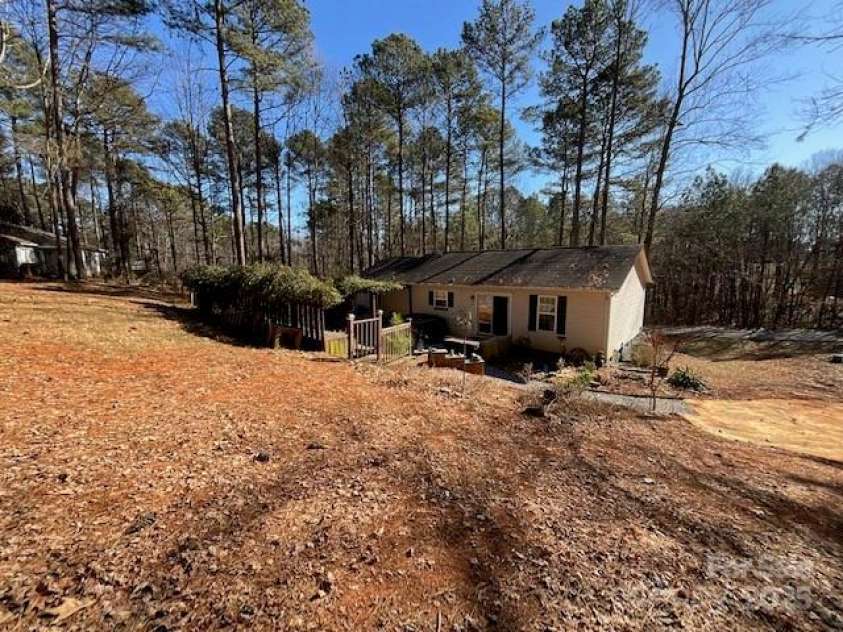 119 Creek View Road, Mooresville, NC 28117.  MLS# CAR4214612, YatesRealty ID 14954. 