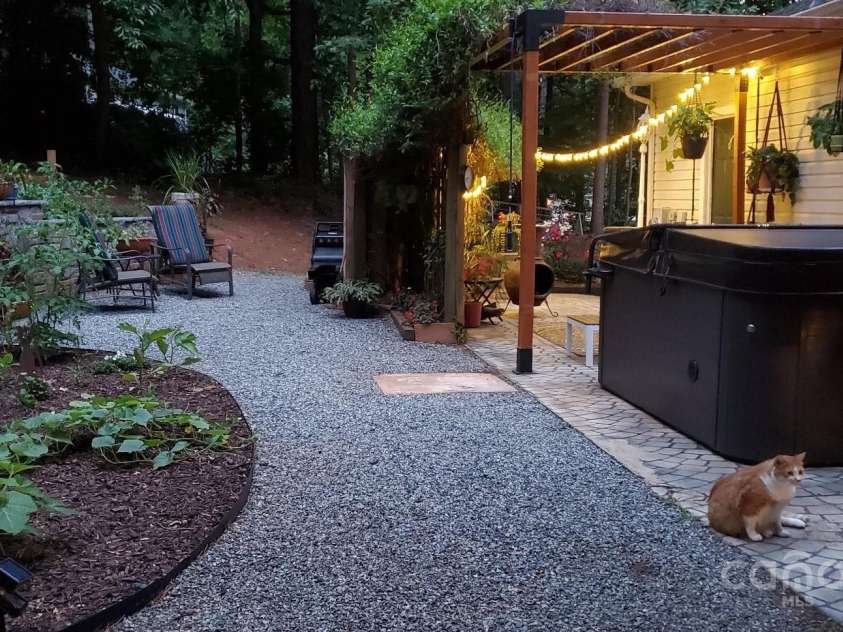 119 Creek View Road, Mooresville, NC 28117.  MLS# CAR4214612, YatesRealty ID 14954. Spring Season