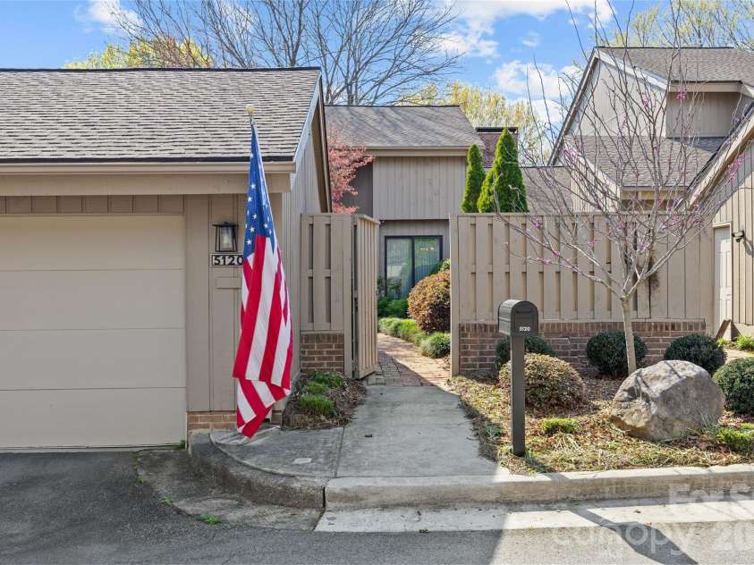 5120 Dunes Court, Charlotte, NC 28226.  MLS# CAR4367666, YatesRealty ID 14955. 2 car detached garage