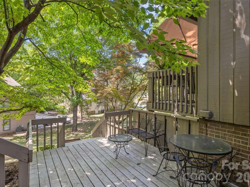 5120 Dunes Court, Charlotte, NC 28226.  MLS# CAR4367666, YatesRealty ID 14955. 2nd deck leads to common area