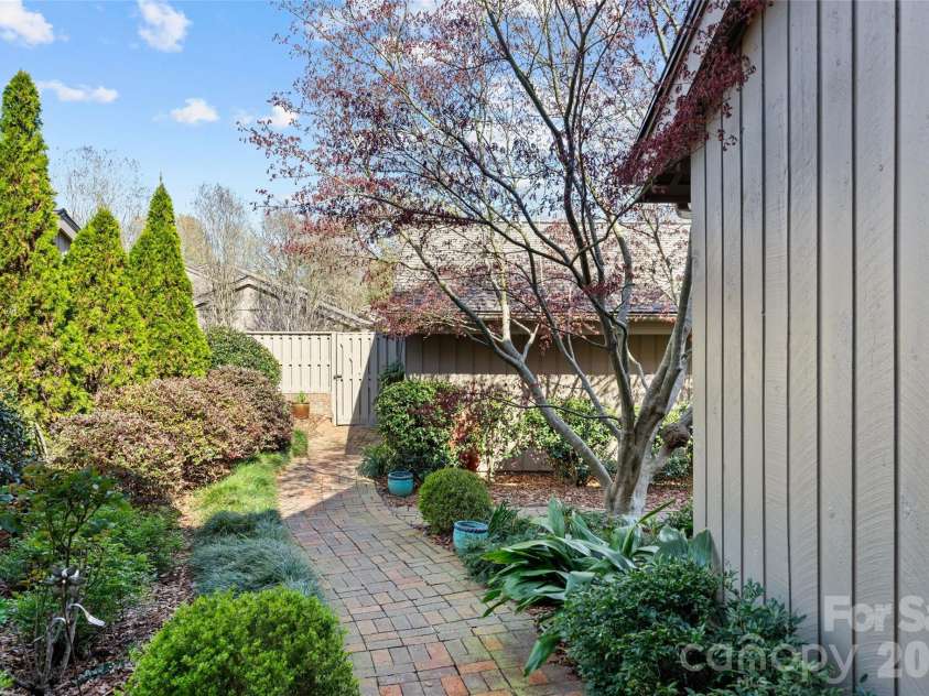 5120 Dunes Court, Charlotte, NC 28226.  MLS# CAR4367666, YatesRealty ID 14955. 