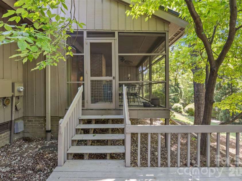 5120 Dunes Court, Charlotte, NC 28226.  MLS# CAR4367666, YatesRealty ID 14955. 